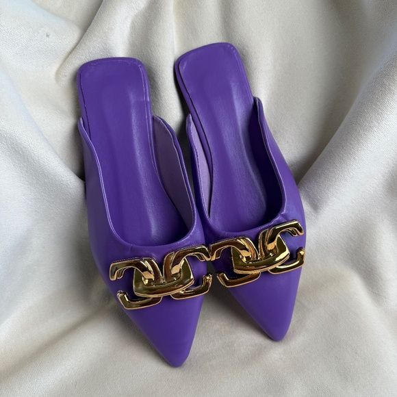 Purple pointy flat shoes with gold plastic chain detail Size US 8.5 (China 40) - Picture 2 of 14